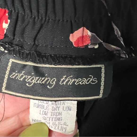 Vintage floral A-line skirt 🌺 intriguing threads 🌺excellent condition🌺 medium - Picture 4 of 5